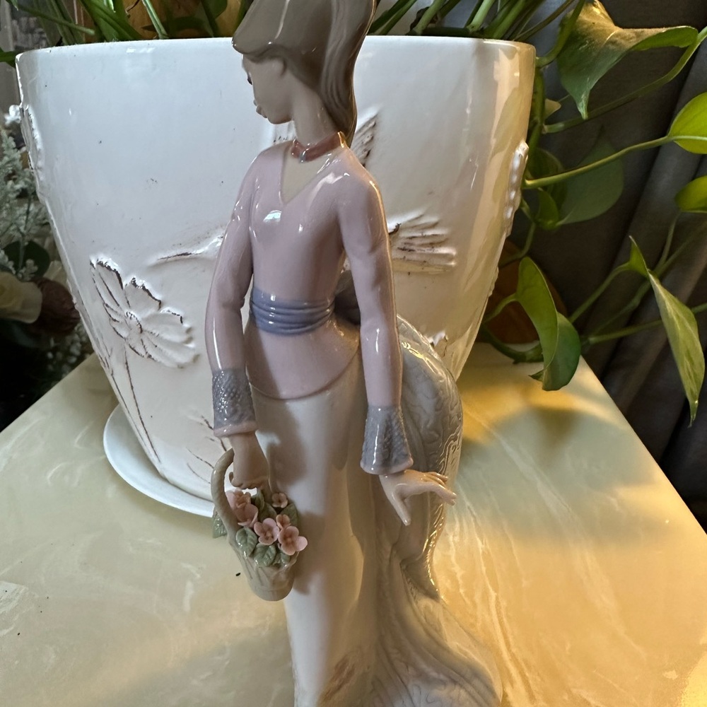 Lladro Porcelain Lady Figurine with Basket - Picture 2 of 9